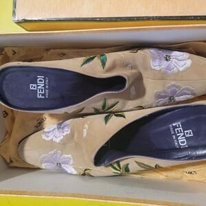 Fendi Women's Floral Embroidered Shoes - Cream